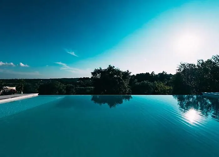 Relais Trulli Le Icone Bed and Breakfast 4*
