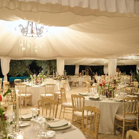 Relais Trulli Le Icone Bed & Breakfast