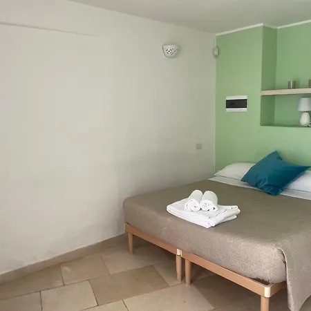 Relais Trulli Le Icone Bed & Breakfast Ostuni