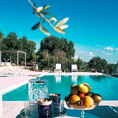 Relais Trulli Le Icone Bed & Breakfast 4*