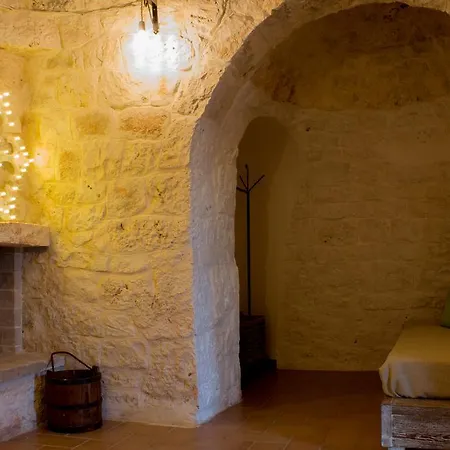Relais Trulli Le Icone Bed & Breakfast Ostuni