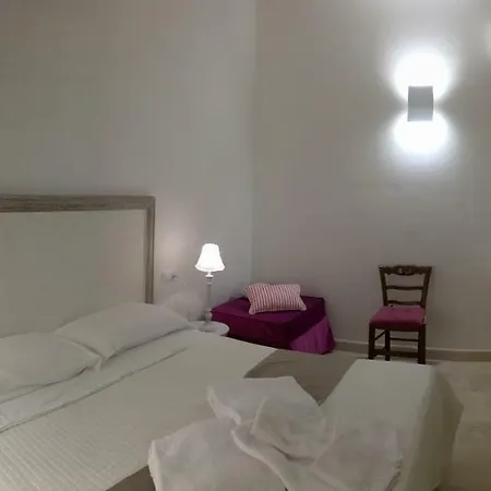 Relais Trulli Le Icone Bed & Breakfast 3*